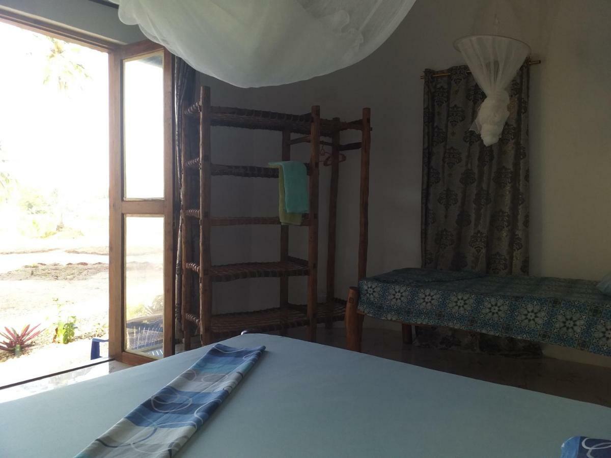 Malik Villa-Matemwe Bnb And Restaurant 외부 사진
