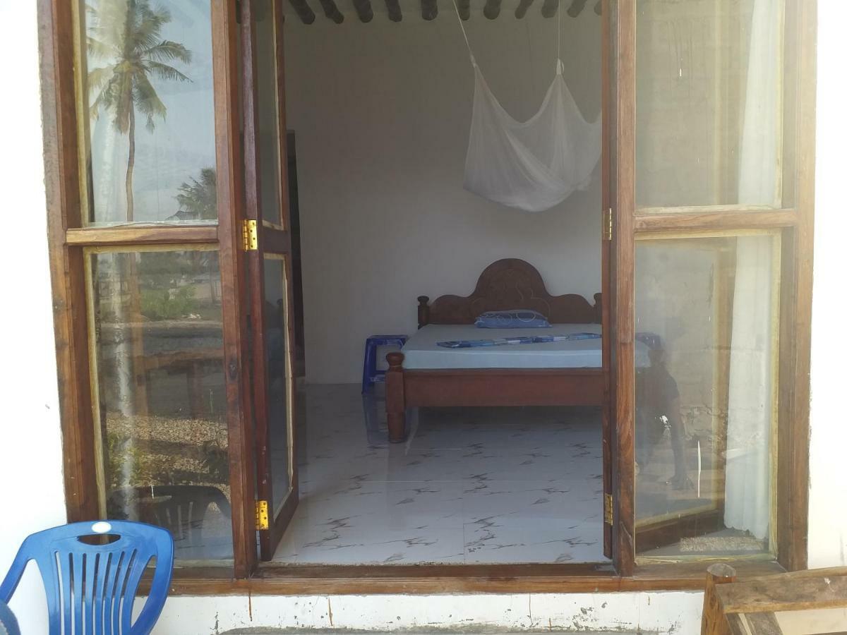 Malik Villa-Matemwe Bnb And Restaurant 외부 사진